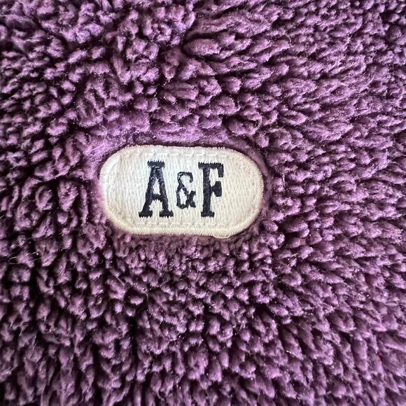 Abercrombie and Fitch Sherpa Fleece Long Sleeve Purple Sweatshirt Size Small - Picture 3 of 7